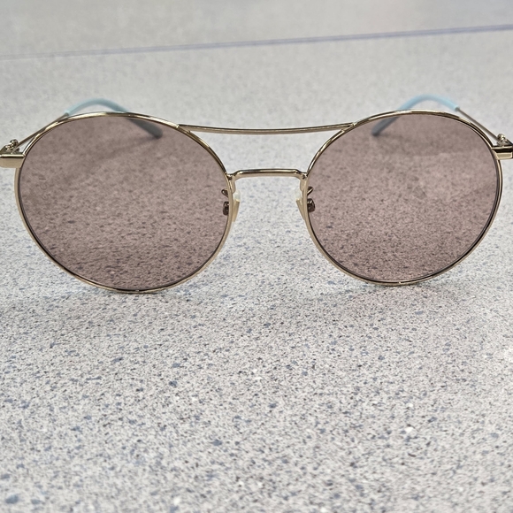 Gucci Sunglasses - Picture 2 of 6